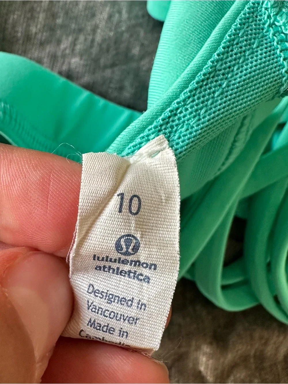 lululemon Wild Tank in Heathered Slate and Bali Breeze